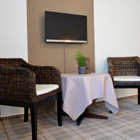 Πανσιόν Arnimsruh Garni