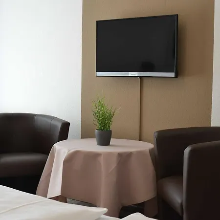 Πανσιόν Arnimsruh Garni